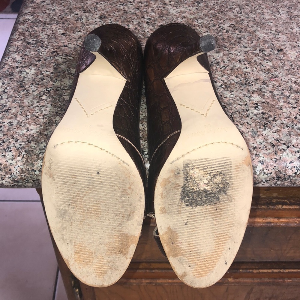 Shoes - Picture 4 of 4